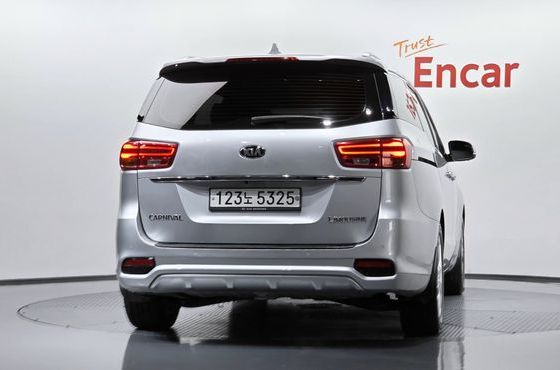 Kia Carnival Gasoline 7-Seater Limousine President — пробег 107 512 км — фото 4 из 5