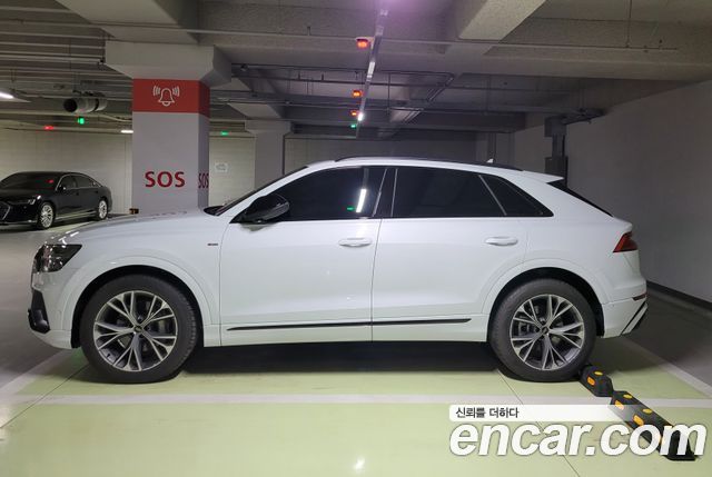 Audi Q8 55 TFSI Quattro Premium — пробег 51 000 км — фото 3 из 5