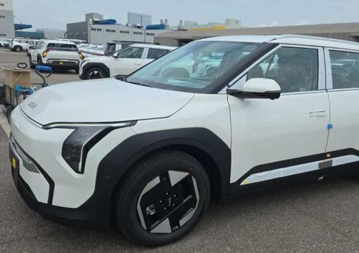 Kia EV3 Long Range 2WD Earth — пробег 1 км — фото 2 из 5
