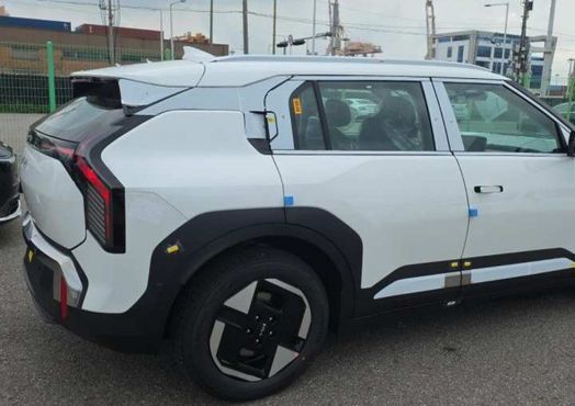 Kia EV3 Long Range 2WD Earth — пробег 1 км — фото 5 из 5