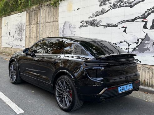 Porsche Macan Turbo — пробег 18 000 км — фото 2 из 5