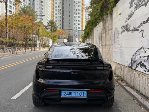 Porsche Macan Turbo — пробег 18 000 км — фото 4 из 5