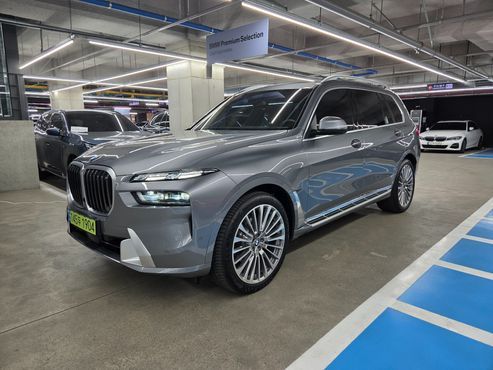 BMW X7 xDrive 40i Design Pure Excellence 6-Seater — пробег 10 093 км — фото 1 из 5