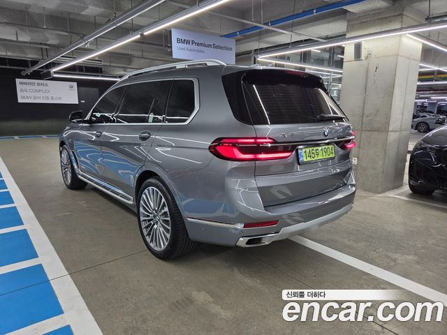 BMW X7 xDrive 40i Design Pure Excellence 6-Seater — пробег 10 093 км — фото 2 из 5