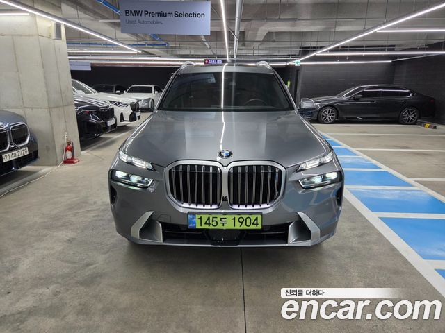 BMW X7 xDrive 40i Design Pure Excellence 6-Seater — пробег 10 093 км — фото 3 из 5