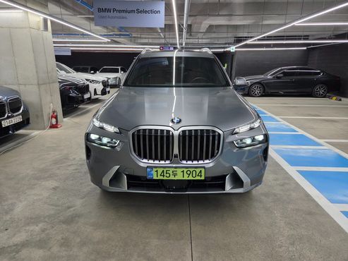 BMW X7 xDrive 40i Design Pure Excellence 6-Seater — пробег 10 093 км — фото 3 из 5