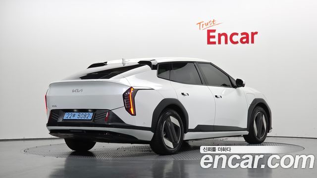 Kia EV4 Standard 2WD Earth — пробег 25 248 км — фото 2 из 5