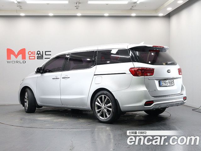 Kia Carnival 9-Seater Prstige — пробег 142 671 км — фото 4 из 5