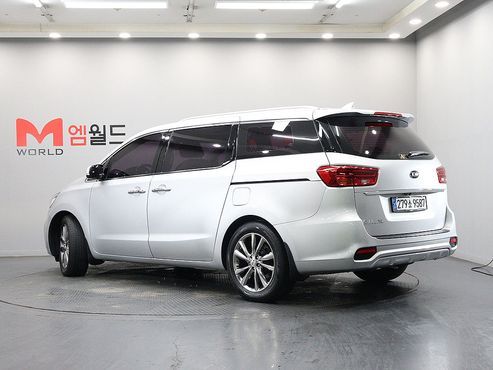 Kia Carnival 9-Seater Prstige — пробег 142 671 км — фото 4 из 5