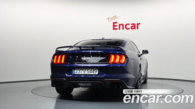 Ford Mustang GT Coupe — пробег 72 326 км — фото 4 из 5