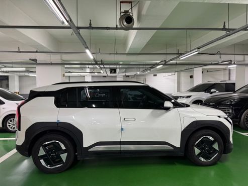 Kia EV3 Long Range 2WD Earth — пробег 5 339 км — фото 3 из 5