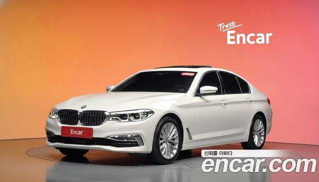 BMW 5-Series 530i Luxury Plus — пробег 76 345 км — фото 1 из 5
