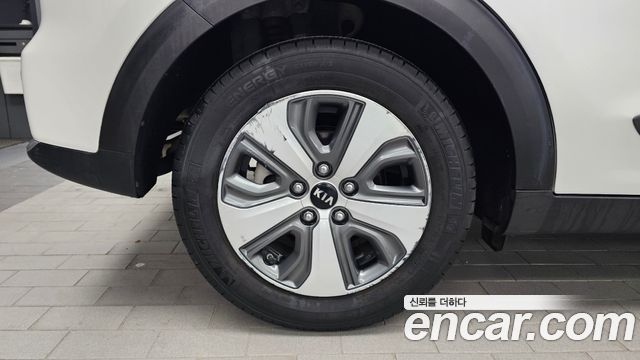 Kia Niro Prestige — пробег 51 447 км — фото 5 из 5