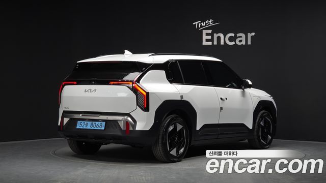 Kia EV3 Long Range 2WD Earth — пробег 74 725 км — фото 2 из 5