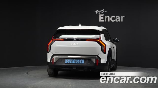 Kia EV3 Long Range 2WD Earth — пробег 74 725 км — фото 4 из 5