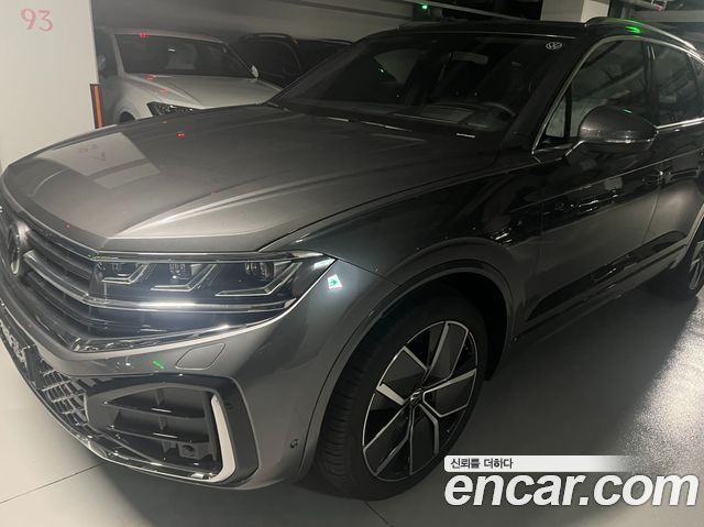 Volkswagen Touareg 3.0 TDI R-Line — пробег 5 км — фото 1 из 5