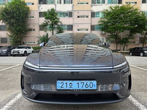 Tesla Model Y Premium RWD — пробег 784 км — фото 1 из 5