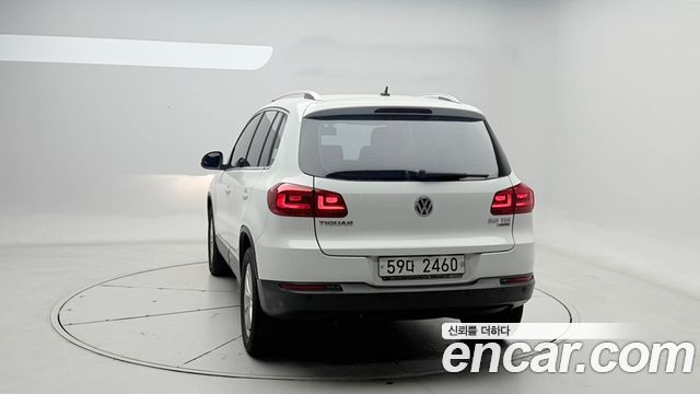 Volkswagen Tiguan 2.0 TDI Comfort 5N — пробег 72 899 км — фото 2 из 5