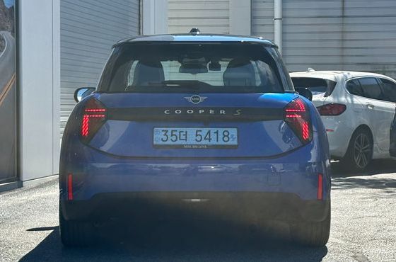 Mini Cooper SE Favoured — пробег 4 429 км — фото 4 из 5