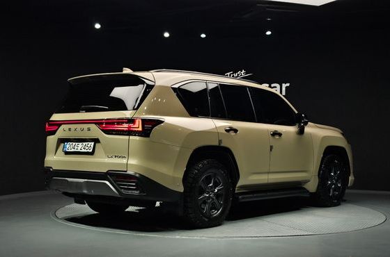 Lexus LX 700h Overtrail — пробег 9 827 км — фото 2 из 5