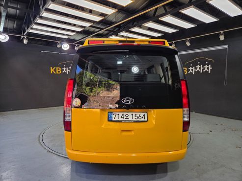 Hyundai Staria L3.5 Kinder Safety Car 11-Seater — пробег 58 750 км — фото 4 из 5