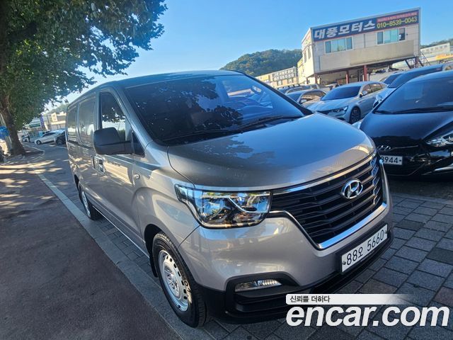 Hyundai Starex Van 3-Seater Style — пробег 112 809 км — фото 2 из 5