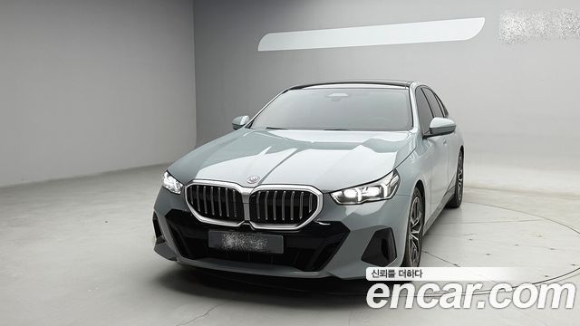 BMW 5-Series 520i M Sport — пробег 27 531 км — фото 1 из 5