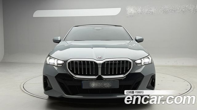 BMW 5-Series 520i M Sport — пробег 27 531 км — фото 2 из 5