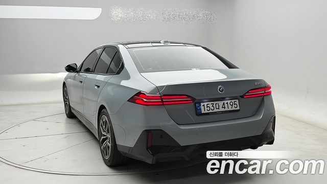 BMW 5-Series 520i M Sport — пробег 27 531 км — фото 3 из 5