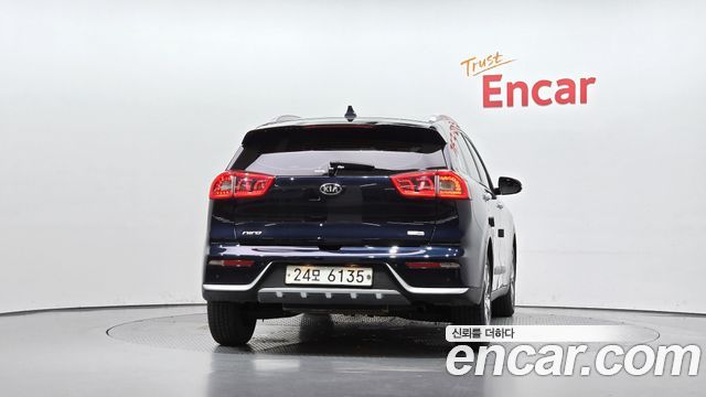 Kia Niro Prestige — пробег 132 613 км — фото 4 из 5
