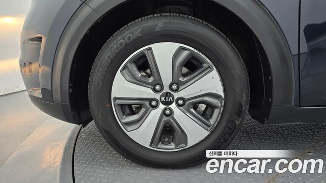 Kia Niro Prestige — пробег 132 613 км — фото 5 из 5