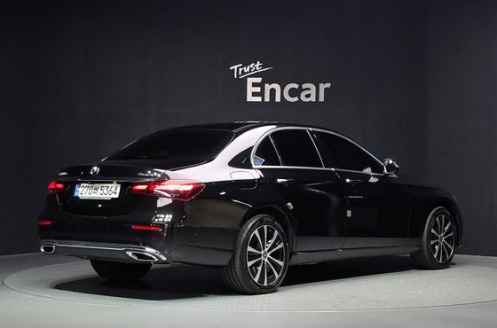 Mercedes-Benz E-Class E300e 4MATIC Exclusive — пробег 105 741 км — фото 2 из 5