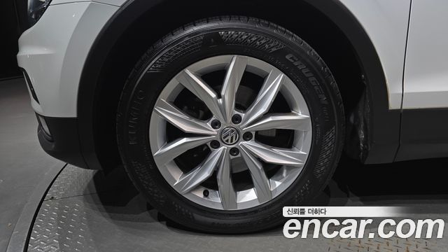 Volkswagen Tiguan 2.0 TDI Premium — пробег 107 147 км — фото 5 из 5