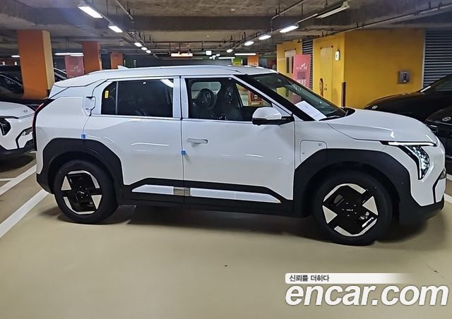 Kia EV3 Long Range 2WD Earth — пробег 1 км — фото 5 из 5