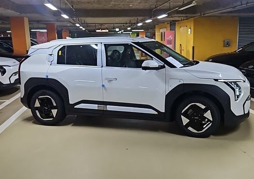 Kia EV3 Long Range 2WD Earth — пробег 1 км — фото 5 из 5