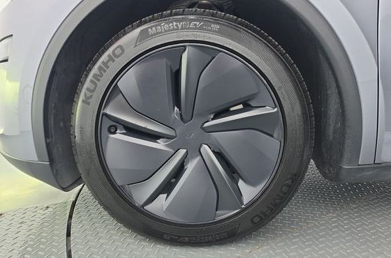 Tesla Model Y Long Range AWD — пробег 22 701 км — фото 5 из 5