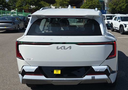 Kia EV5 Long Range 2WD Earth — пробег 1 км — фото 3 из 5