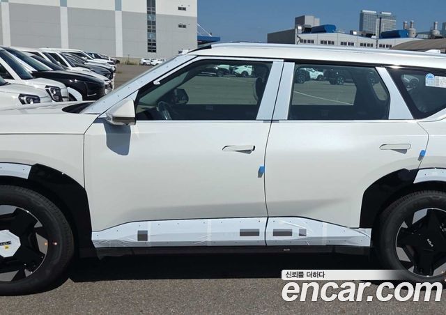 Kia EV5 Long Range 2WD Earth — пробег 1 км — фото 5 из 5