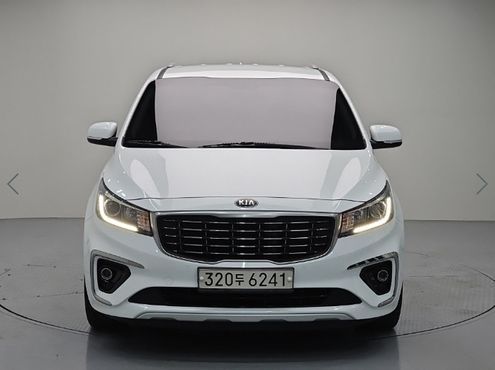 Kia Carnival 9-Seater Luxury — пробег 223 923 км — фото 2 из 5