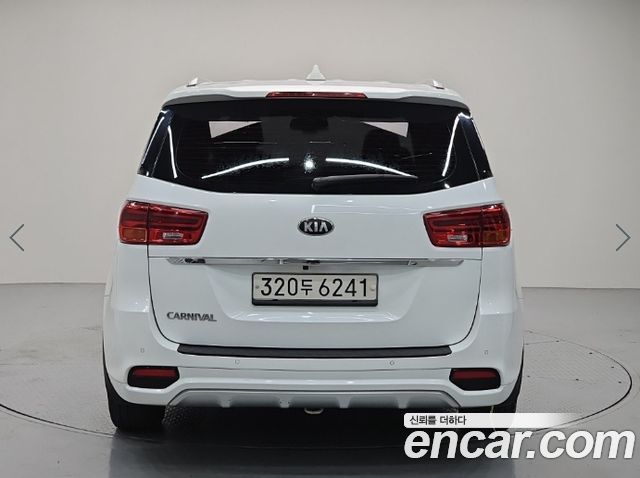 Kia Carnival из Кореи Encar