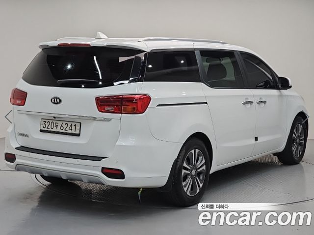 Kia Carnival из Кореи Encar
