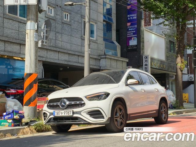 Mercedes-Benz GLA-Class GLA250 4MATIC — пробег 17 500 км — фото 1 из 5