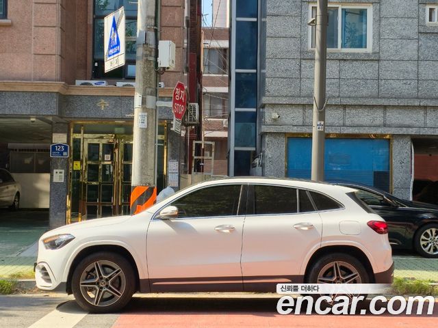 Mercedes-Benz GLA-Class GLA250 4MATIC — пробег 17 500 км — фото 3 из 5