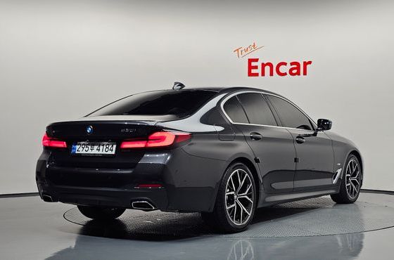 BMW 5-Series 530i xDrive M Sport Package — пробег 54 385 км — фото 2 из 5