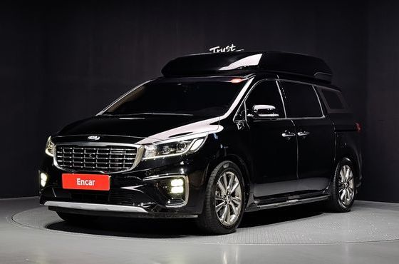 Kia Carnival 9-Seater Hi-Limousine Noblesse Special — пробег 189 615 км — фото 1 из 5