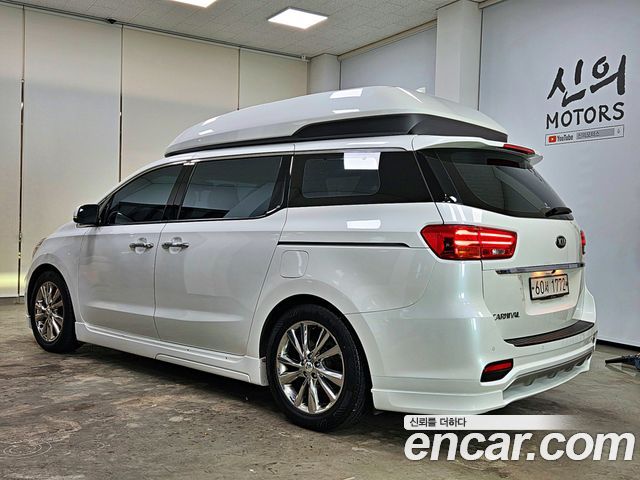 Kia Carnival 9-Seater Hi-Limousine Prestige Hiroof — пробег 134 000 км — фото 2 из 5