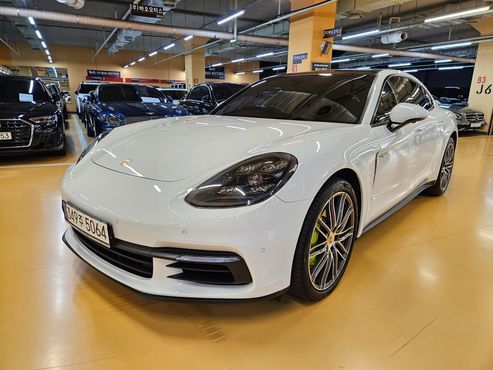 Porsche Panamera 2.9 AWD E-Hybrid — пробег 87 641 км — фото 1 из 5
