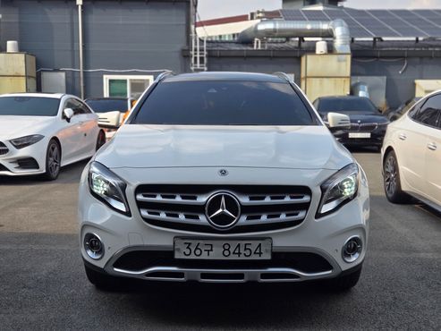 Mercedes-Benz GLA-Class GLA220 Premium — пробег 70 599 км — фото 1 из 5