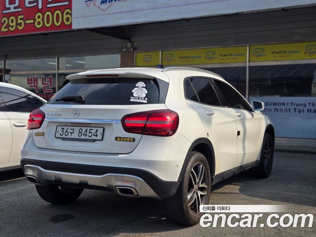 Mercedes-Benz GLA-Class GLA220 Premium — пробег 70 599 км — фото 3 из 5