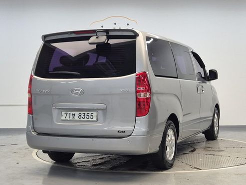 Hyundai Starex 11-Seater Wagon CVX Premium — пробег 156 002 км — фото 3 из 5